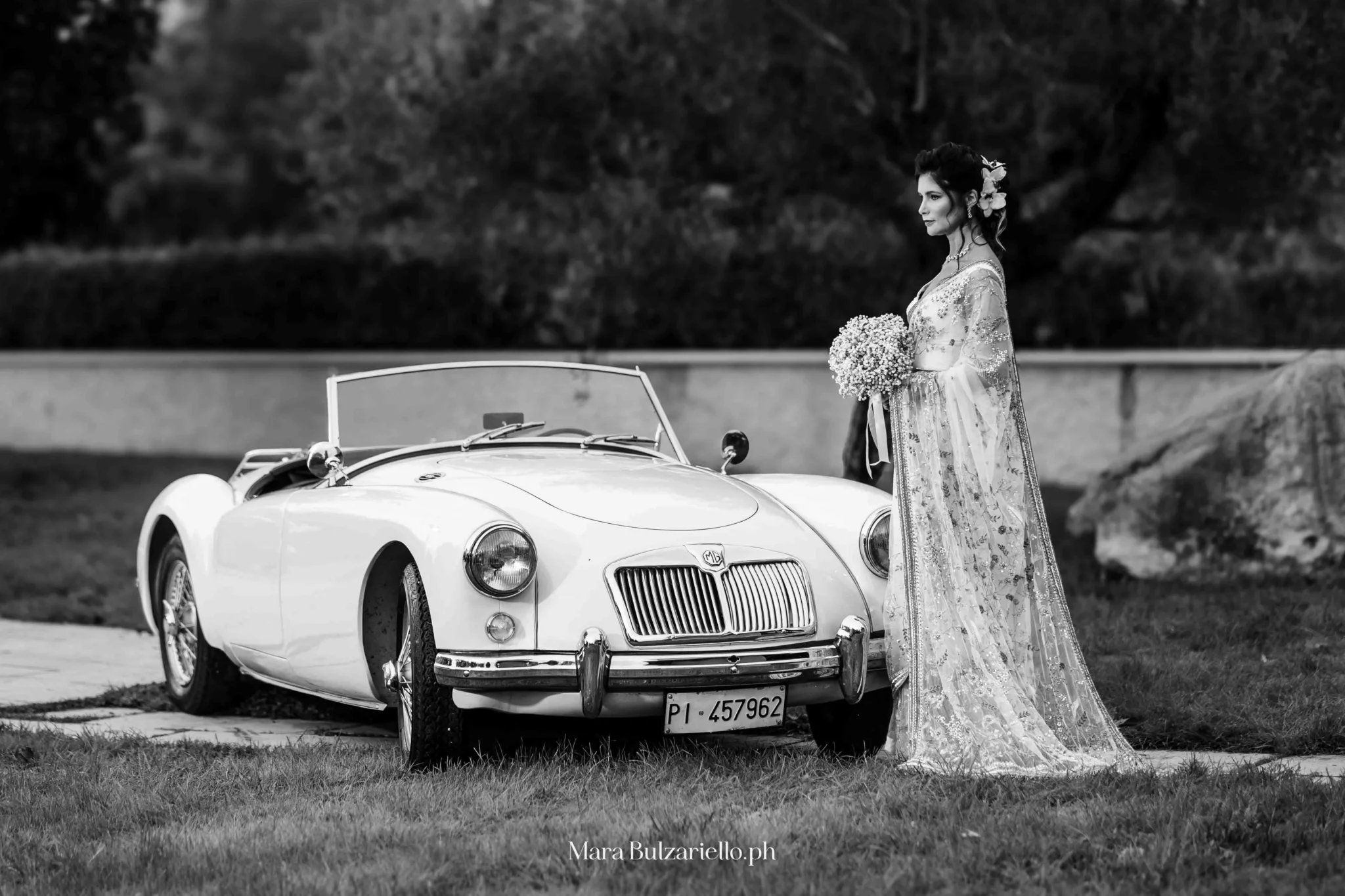 Fotografia per matrimoni ed eventi con sposi e auto d'epoca