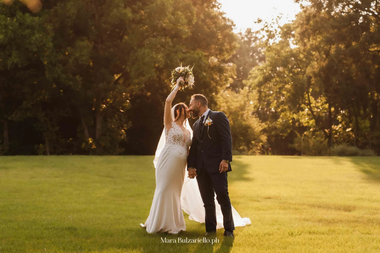 Fotografia degli sposi durante il matrimonio